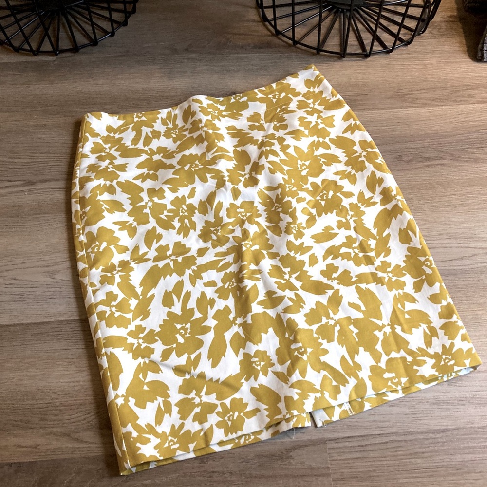 Pencil skirt